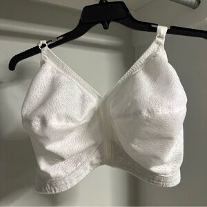 Playtex 18 hour White Floral Pattern Bra 48DDD plus size support wireless #2700